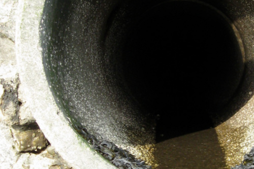 Sewage outflow pipe